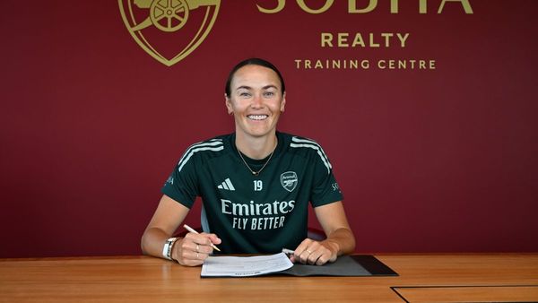 Caitlin Foord signs new Arsenal deal Caitlin Foord signs new Arsenal deal