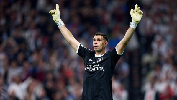 Emiliano Martinez Rumours: Zoff Backs Juventus Move Amid Excitement