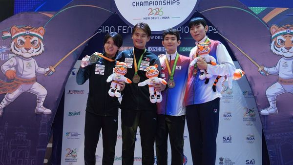 Kyosuke Matsuyama and Irina Bakaldina win Asian fencing gold