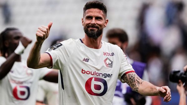 Giroud extends Lille contract to 2027 Giroud extends Lille contract to 2027