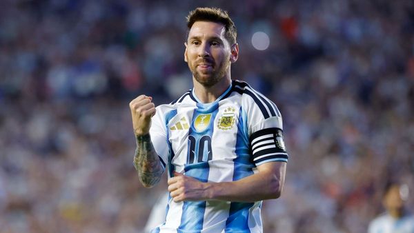 Messi returns as Argentina beat Iceland 3-0 Messi returns as Argentina beat Iceland 3-0