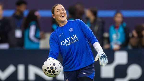 Mary Earps Leaves PSG Amid London City