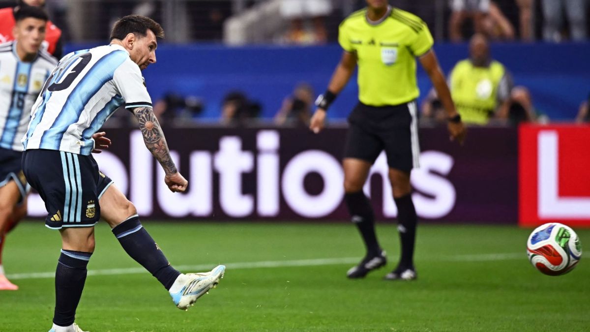 Lionel Messi Misses Third Penalty Kick In FIFA World Cup Lionel Messi Misses Third Penalty Kick In FIFA World Cup