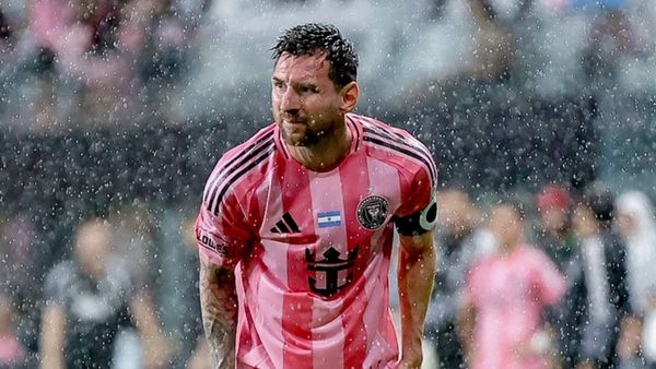 Messi Trains Alone Ahead of World Cup