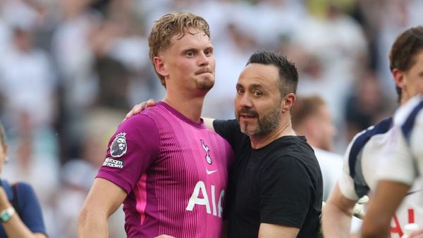 Kinsky signs Tottenham deal; Fernandes move