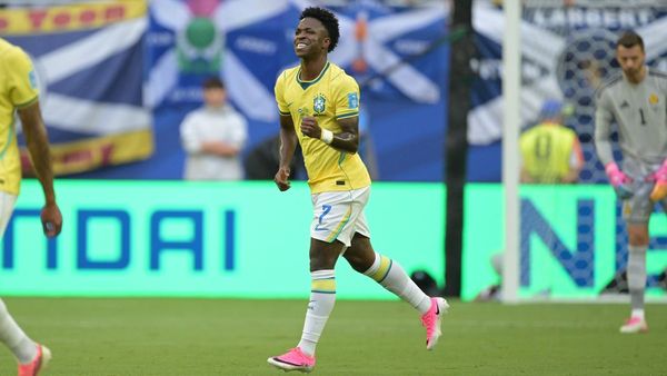 Vinicius Junior Brace Sends Brazil Top of Group C