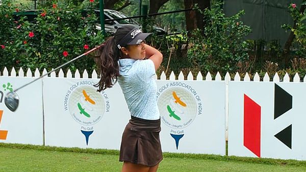 Zara Anand Two-Shot Lead in Bengaluru Zara Anand Two-Shot Lead in Bengaluru