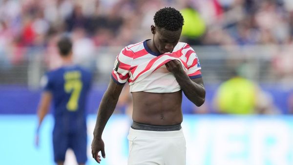 Balogun Red Card Sparks Pochettino Critique
