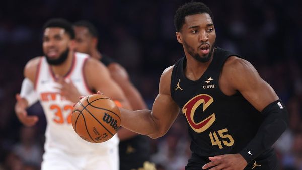 Mitchell signs four-year Cavaliers extension Mitchell signs four-year Cavaliers extension