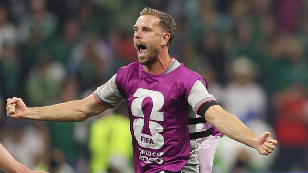 Jordan Henderson Remains With England For World Cup Quarter-final Amid Wrist Injury