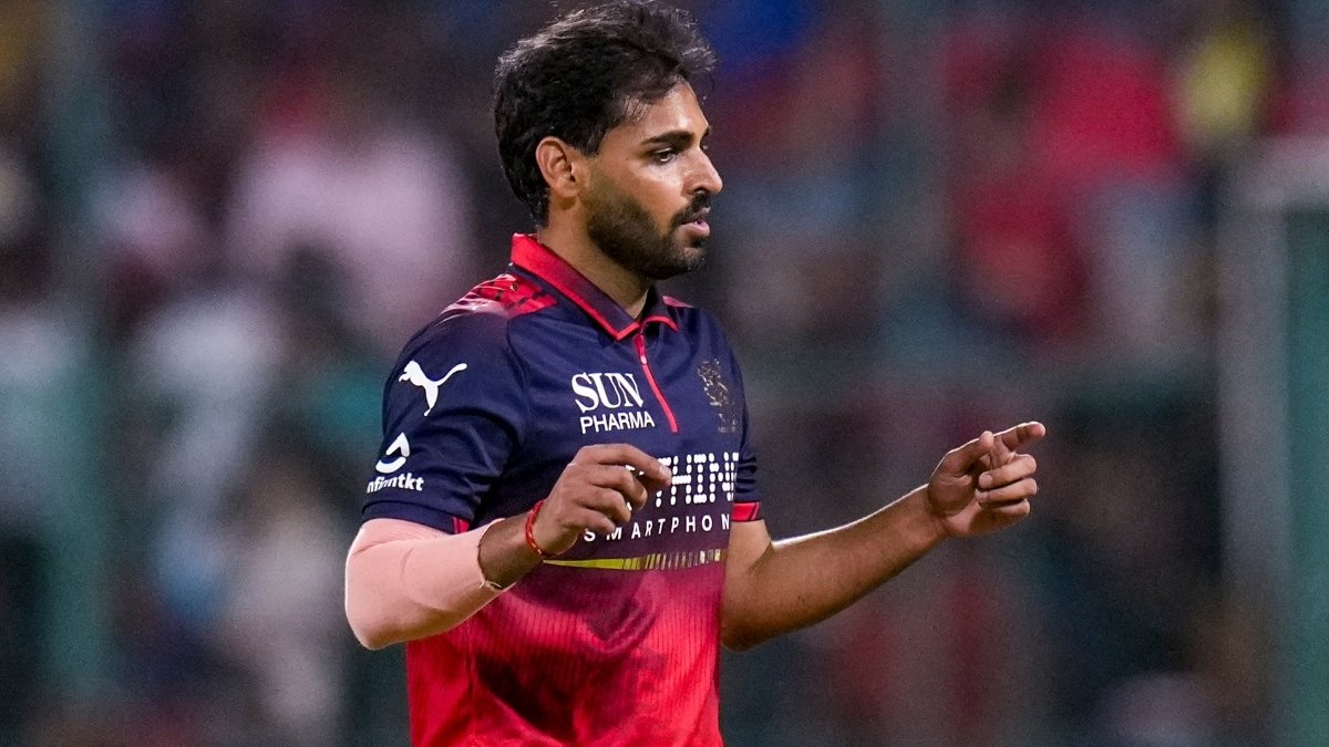 Ajit Agarkar Urged to Communicate With Bhuvneshwar Kumar for ODI World Cup 2027 By Ex-India Star