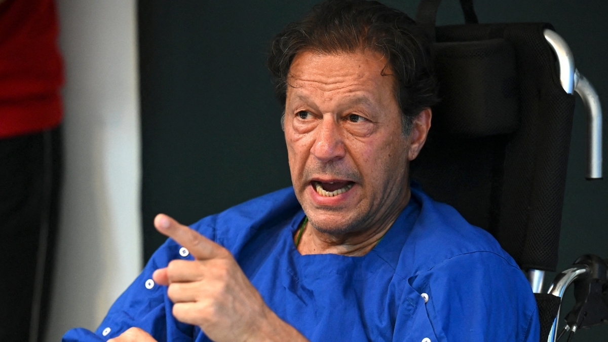 Two Former Pakistan Captains speak up for Imran Khan as Health Concerns Grow Two Former Pakistan Captains speak up for Imran Khan as Health Concerns Grow