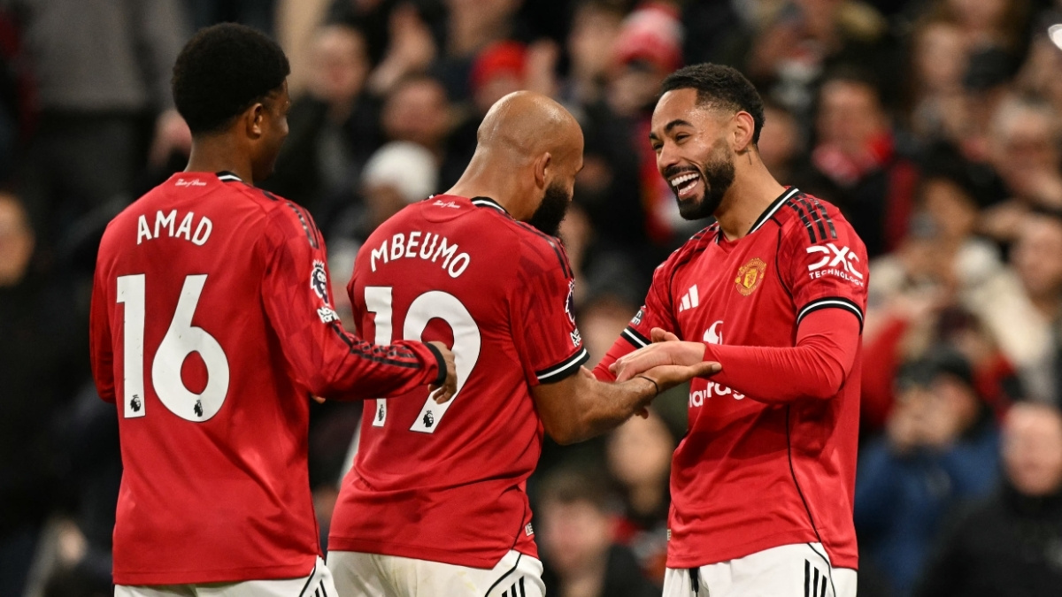 Manchester United suffer huge blow as midfielder ruled out with Ankle Injury Manchester United suffer huge blow as midfielder ruled out with Ankle Injury