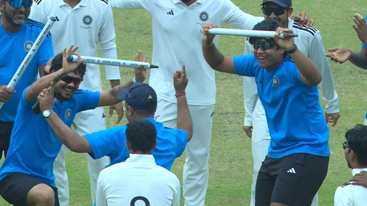 Duleep Trophy Ishan Kishan Vaibhav Sooryavanshi show Dancing Skills as East Zone secure Title Duleep Trophy Ishan Kishan Vaibhav Sooryavanshi show Dancing Skills as East Zone secure Title