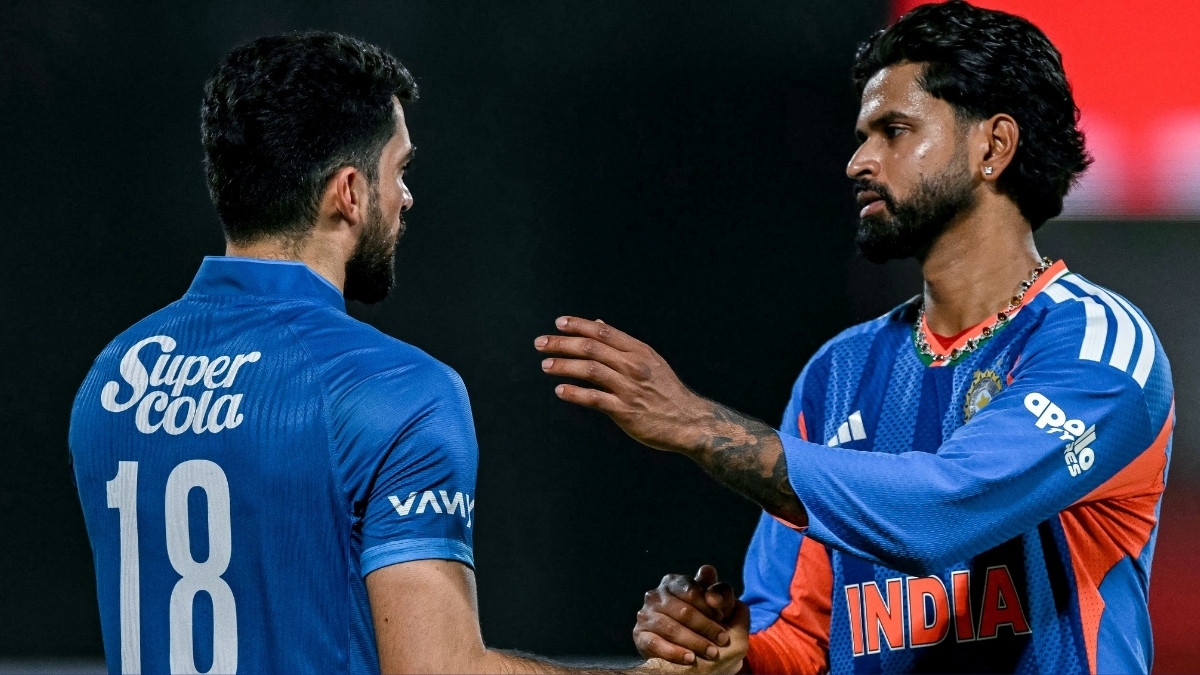 IND vs AFG Shreyas Iyer stops Sanjay Manjrekar midway during Post-Match ceremony IND vs AFG Shreyas Iyer stops Sanjay Manjrekar midway during Post-Match ceremony