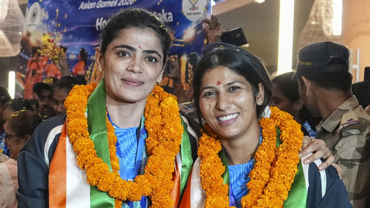 From the Hockey Field to the Big Screen Why Savita Punia Wants Priyanka Chopra to Tell Her Story From the Hockey Field to the Big Screen Why Savita Punia Wants Priyanka Chopra to Tell Her Story