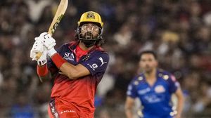 RCB vs MI: ಗಾಯದ ನಡುವೆ ಮಿಂಚಿದ ಕೃನಾಲ್ ಪಾಂಡ್ಯ; ಆರ್‌ಸಿಬಿಗೆ ರಣ ರೋಚಕ ಜಯ, ಅಗ್ರಸ್ಥಾನಕ್ಕೆ ಬಡ್ತಿ