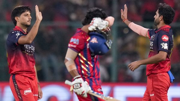 RCB vs LSG: ಎಲ್‌ಎಸ್‌ಜಿ ತಂಡವನ್ನು 146 ರನ್‌ಗೆ ಕಟ್ಟಿ ಹಾಕಿದ ಆರ್‌ಸಿಬಿ; ರಸೀಕ್‌ಗೆ 4, ಭುವಿಗೆ 3 ವಿಕೆಟ್‌