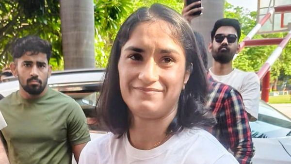 ವಿನೇಶ್ ಫೋಗಟ್‌ಗೆ ದೆಹಲಿ ಹೈಕೋರ್ಟ್‌ನಿಂದ ದೊಡ್ಡ ರಿಲೀಫ್; ಕುಸ್ತಿ ಸಂಸ್ಥೆ ನಡೆಗೆ ಛೀಮಾರಿ
