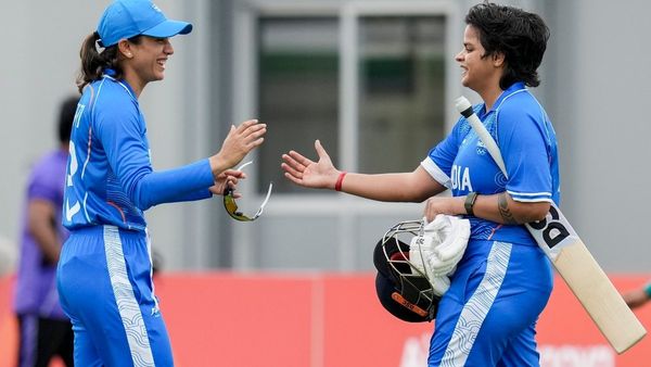 ಏಳು ಸಿಕ್ಸರ್‌ಗಳು, 79 ರನ್: ಸ್ಮೃತಿ ಮಂಧಾನಾ ಕೂಡಾ ಶಫಾಲಿ ವರ್ಮಾ ಅವರ ಸಿಕ್ಸರ್ ಉತ್ಸವಕ್ಕೆ ಸೇರ್ಪಡೆ