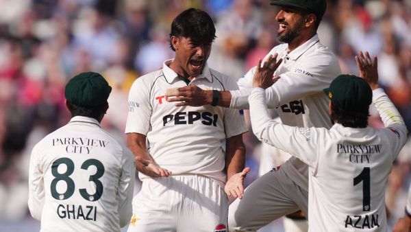 ಇಂಗ್ಲೆಂಡ್ vs ಪಾಕಿಸ್ತಾನ: ಪಾಕಿಸ್ತಾನವನ್ನು 133ಕ್ಕೆ ಆಲೌಟ್ ಮಾಡಿ ಇಂಗ್ಲೆಂಡ್ ಮೇಲುಗೈ