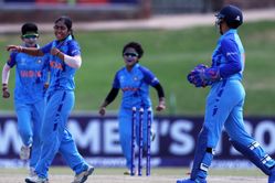 U-19 Women's World Cup 2023: ಸೂಪರ್ ಸಿಕ್ಸ್ ಪಂದ್ಯದಲ್ಲಿ ಶ್ರೀಲಂಕಾ ವಿರುದ್ಧ ಭರ್ಜರಿ ಜಯ ಸಾಧಿಸಿದ ಭಾರತ U-19 Women's World Cup 2023: ಸೂಪರ್ ಸಿಕ್ಸ್ ಪಂದ್ಯದಲ್ಲಿ ಶ್ರೀಲಂಕಾ ವಿರುದ್ಧ ಭರ್ಜರಿ ಜಯ ಸಾಧಿಸಿದ ಭಾರತ