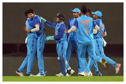 Ind vs NZ 1st ODI: ಟೀಮ್ ಇಂಡಿಯಾಗೆ ಗೆಲ್ಲಲು ಸವಾಲಿನ ಗುರಿ ನೀಡಿದ ನ್ಯೂಜಿಲೆಂಡ್ Ind vs NZ 1st ODI: ಟೀಮ್ ಇಂಡಿಯಾಗೆ ಗೆಲ್ಲಲು ಸವಾಲಿನ ಗುರಿ ನೀಡಿದ ನ್ಯೂಜಿಲೆಂಡ್