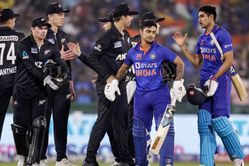 IND vs NZ: ಮುಂದಿನ 2 ಪಂದ್ಯಗಳು ಈತನಿಗೆ ನಿರ್ಣಾಯಕ; ದಿನೇಶ್ ಕಾರ್ತಿಕ್ ಎಚ್ಚರಿಕೆ