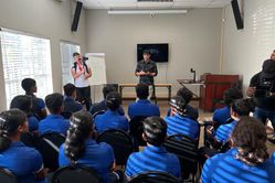 U-19 Women's T20 World Cup 2023: ಭಾರತ ತಂಡವನ್ನು ಭೇಟಿ ಮಾಡಿದ 'ಚಿನ್ನದ ಹುಡುಗ' ನೀರಜ್ ಚೋಪ್ರಾ