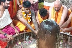 ಉಜ್ಜೈನಿ ಮಹಾಕಾಳೇಶ್ವರ ದೇವಸ್ಥಾನದಲ್ಲಿ ಟೀಂ ಇಂಡಿಯಾ ಆಟಗಾರರು: ಪಂತ್ ಗುಣಮುಖವಾಗುವಂತೆ ಪ್ರಾರ್ಥನೆ ಉಜ್ಜೈನಿ ಮಹಾಕಾಳೇಶ್ವರ ದೇವಸ್ಥಾನದಲ್ಲಿ ಟೀಂ ಇಂಡಿಯಾ ಆಟಗಾರರು: ಪಂತ್ ಗುಣಮುಖವಾಗುವಂತೆ ಪ್ರಾರ್ಥನೆ