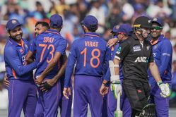 IND Vs NZ 3rd ODI: 3ನೇ ಏಕದಿನ ಪಂದ್ಯದಲ್ಲಿ ಪ್ರಮುಖ ಆಟಗಾರರಿಗೆ ವಿಶ್ರಾಂತಿ ಸಾಧ್ಯತೆ : ರೋಹಿತ್ ಶರ್ಮಾ ಹೇಳಿದ್ದೇನು? IND Vs NZ 3rd ODI: 3ನೇ ಏಕದಿನ ಪಂದ್ಯದಲ್ಲಿ ಪ್ರಮುಖ ಆಟಗಾರರಿಗೆ ವಿಶ್ರಾಂತಿ ಸಾಧ್ಯತೆ : ರೋಹಿತ್ ಶರ್ಮಾ ಹೇಳಿದ್ದೇನು?