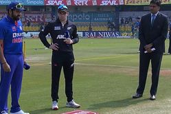 IND Vs NZ 3rd ODI: ಟಾಸ್ ಗೆದ್ದ ನ್ಯೂಜಿಲೆಂಡ್ ಬೌಲಿಂಗ್ ಆಯ್ಕೆ: ಶಮಿ, ಸಿರಾಜ್‌ಗೆ ವಿಶ್ರಾಂತಿ