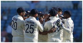 Ind vs Aus 1st Test: ವಿಕೆಟ್ ಹಿಂದೆ ಕೆಎಸ್ ಭರತ್ ಮಿಂಚು: ಆಸ್ಟ್ರೇಲಿಯಾಗೆ ಆಘಾತ ನೀಡಿದ ಜಡೇಜಾ Ind vs Aus 1st Test: ವಿಕೆಟ್ ಹಿಂದೆ ಕೆಎಸ್ ಭರತ್ ಮಿಂಚು: ಆಸ್ಟ್ರೇಲಿಯಾಗೆ ಆಘಾತ ನೀಡಿದ ಜಡೇಜಾ