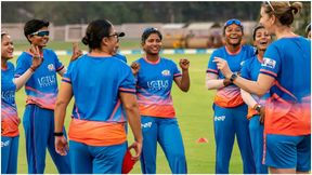 WPL 2023: ಮಹಿಳಾ ಪ್ರೀಮಿಯರ್ ಲೀಗ್ಗಾಗಿ ತಂಡದ ಜೆರ್ಸಿಯನ್ನು ಅನಾವರಣಗೊಳಿಸಿದ ಮುಂಬೈ ಇಂಡಿಯನ್ಸ್ WPL 2023: ಮಹಿಳಾ ಪ್ರೀಮಿಯರ್ ಲೀಗ್ಗಾಗಿ ತಂಡದ ಜೆರ್ಸಿಯನ್ನು ಅನಾವರಣಗೊಳಿಸಿದ ಮುಂಬೈ ಇಂಡಿಯನ್ಸ್