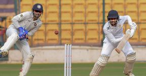 Ranji Trophy 2023: ಕ್ವಾರ್ಟರ್ ಫೈನಲ್ನಲ್ಲಿ ಉತ್ತರಾಖಂಡ ವಿರುದ್ಧ ಗೆಲುವಿನತ್ತ ದಾಪುಗಾಲಿಟ್ಟ ಕರ್ನಾಟಕ Ranji Trophy 2023: ಕ್ವಾರ್ಟರ್ ಫೈನಲ್ನಲ್ಲಿ ಉತ್ತರಾಖಂಡ ವಿರುದ್ಧ ಗೆಲುವಿನತ್ತ ದಾಪುಗಾಲಿಟ್ಟ ಕರ್ನಾಟಕ