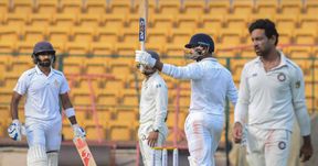 Ranji Trophy Semifinal: ಸೌರಾಷ್ಟ್ರ ವಿರುದ್ಧ ಕರ್ನಾಟಕಕ್ಕೆ ಆರಂಭಿಕ ಆಘಾತ; ಅರ್ಧಶತಕದತ್ತ ಮಯಾಂಕ್! Ranji Trophy Semifinal: ಸೌರಾಷ್ಟ್ರ ವಿರುದ್ಧ ಕರ್ನಾಟಕಕ್ಕೆ ಆರಂಭಿಕ ಆಘಾತ; ಅರ್ಧಶತಕದತ್ತ ಮಯಾಂಕ್!