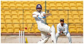 Ranji Trophy Semi Final: ಅಂತಿಮ ದಿನ ರೋಚಕ ಸೆಣೆಸಾಟ: ಸೆಮಿಫೈನಲ್ನಲ್ಲಿ ಸೌರಾಷ್ಟ್ರಕ್ಕೆ ಮಣಿದ ಕರ್ನಾಟಕ Ranji Trophy Semi Final: ಅಂತಿಮ ದಿನ ರೋಚಕ ಸೆಣೆಸಾಟ: ಸೆಮಿಫೈನಲ್ನಲ್ಲಿ ಸೌರಾಷ್ಟ್ರಕ್ಕೆ ಮಣಿದ ಕರ್ನಾಟಕ