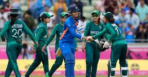 Women's T20 World Cup 2023: ಪಾಕಿಸ್ತಾನ ವಿರುದ್ಧದ ಹೈ-ವೋಲ್ಟೇಜ್ ಪಂದ್ಯಕ್ಕೆ ಸ್ಮೃತಿ ಮಂಧಾನ ಅನುಮಾನ! 
