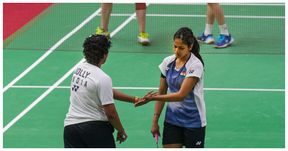 All England Open: ಮಾಜಿ ನಂಬರ್ 1 ಜೋಡಿಯನ್ನು ಮಣಿಸಿ ಕ್ವಾರ್ಟರ್ ಫೈನಲ್ಗೆ ಹೆಜ್ಜೆಯಿಟ್ಟ ಗಾಯತ್ರಿ- ತ್ರೀಸಾ All England Open: ಮಾಜಿ ನಂಬರ್ 1 ಜೋಡಿಯನ್ನು ಮಣಿಸಿ ಕ್ವಾರ್ಟರ್ ಫೈನಲ್ಗೆ ಹೆಜ್ಜೆಯಿಟ್ಟ ಗಾಯತ್ರಿ- ತ್ರೀಸಾ