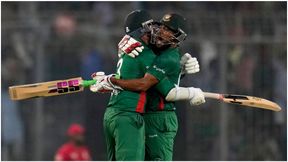 Ban vs Eng T20: ವಿಶ್ವ ಚಾಂಪಿಯನ್ನರಿಗೆ ಆಘಾತ : ಟಿ20 ಸರಣಿ ವಶಪಡಿಸಿಕೊಂಡ ಬಾಂಗ್ಲಾದೇಶ Ban vs Eng T20: ವಿಶ್ವ ಚಾಂಪಿಯನ್ನರಿಗೆ ಆಘಾತ : ಟಿ20 ಸರಣಿ ವಶಪಡಿಸಿಕೊಂಡ ಬಾಂಗ್ಲಾದೇಶ