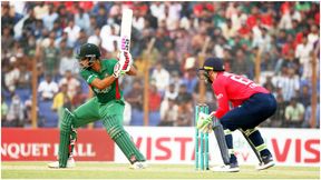 Ban vs Eng T20: ಟಾಸ್ ಗೆದ್ದು ಫೀಲ್ಡಿಂಗ್ ಆಯ್ಕೆ ಮಾಡಿಕೊಂಡ ಇಂಗ್ಲೆಂಡ್: ವೈಟ್ವಾಶ್ ಮಾಡುವ ಉತ್ಸಾಹದಲ್ಲಿ ಬಾಂಗ್ಲಾದೇಶ Ban vs Eng T20: ಟಾಸ್ ಗೆದ್ದು ಫೀಲ್ಡಿಂಗ್ ಆಯ್ಕೆ ಮಾಡಿಕೊಂಡ ಇಂಗ್ಲೆಂಡ್: ವೈಟ್ವಾಶ್ ಮಾಡುವ ಉತ್ಸಾಹದಲ್ಲಿ ಬಾಂಗ್ಲಾದೇಶ