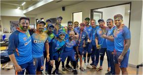 Holi Festival: ಟೀಮ್ ಇಂಡಿಯಾ ಆಟಗಾರರ ಬಣ್ಣದೋಕುಳಿ; ಸಂಭ್ರಮಿಸಿದ ಕ್ರಿಕೆಟ್ ತಾರೆಯರು 