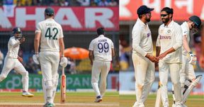 IND vs AUS 3rd Test: ಜಡೇಜಾ, ಅಶ್ವಿನ್, ಉಮೇಶ್ ಮಾರಕ ಬೌಲಿಂಗ್‌; ಅಲ್ಪ ಮುನ್ನಡೆ ಗಳಿಸಿ ಆಸೀಸ್ ಆಲೌಟ್!