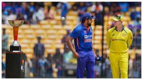 Ind vs Aus 3rd ODI: ಹೀನಾಯ ಸೋಲಿನ ಬಳಿಕವೂ ತಂಡದಲ್ಲಿಲ್ಲ ಬದಲಾವಣೆ: ಕಾರಣ ವಿವರಿಸಿದ ನಾಯಕ ರೋಹಿತ್ Ind vs Aus 3rd ODI: ಹೀನಾಯ ಸೋಲಿನ ಬಳಿಕವೂ ತಂಡದಲ್ಲಿಲ್ಲ ಬದಲಾವಣೆ: ಕಾರಣ ವಿವರಿಸಿದ ನಾಯಕ ರೋಹಿತ್