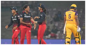 WPL 2023: ಮೊದಲ ಗೆಲುವು ಕಂಡ ಬಳಿಕ ಆರ್ಸಿಬಿ ಅಭಿಮಾನಿಗಳ ಬಗ್ಗೆ ನಾಯಕಿ ಮಂಧಾನ ಮೆಚ್ಚುಗೆಯ ಮಾತು WPL 2023: ಮೊದಲ ಗೆಲುವು ಕಂಡ ಬಳಿಕ ಆರ್ಸಿಬಿ ಅಭಿಮಾನಿಗಳ ಬಗ್ಗೆ ನಾಯಕಿ ಮಂಧಾನ ಮೆಚ್ಚುಗೆಯ ಮಾತು
