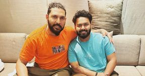 Rishabh Pant: ಕಾರು ಅಪಘಾತದ ನಂತರ ಮೊದಲ ಬಾರಿಗೆ ರಿಷಭ್ ಪಂತ್ ಭೇಟಿಯಾದ ಯುವರಾಜ್ ಸಿಂಗ್; ಫೋಟೋ ವೈರಲ್ Rishabh Pant: ಕಾರು ಅಪಘಾತದ ನಂತರ ಮೊದಲ ಬಾರಿಗೆ ರಿಷಭ್ ಪಂತ್ ಭೇಟಿಯಾದ ಯುವರಾಜ್ ಸಿಂಗ್; ಫೋಟೋ ವೈರಲ್