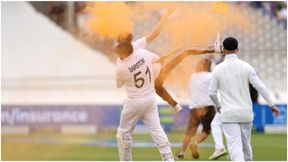 Ashes 2023: ಪಂದ್ಯದ ವೇಳೆ ಮೈದಾನಕ್ಕೆ ನುಗ್ಗಿದ ಪ್ರತಿಭಟನಾಕಾರರು: ಎತ್ತಿಕೊಂಡು ಹೋದ ಬೈರ್ಸ್ಟೋವ್!: ವಿಡಿಯೋ Ashes 2023: ಪಂದ್ಯದ ವೇಳೆ ಮೈದಾನಕ್ಕೆ ನುಗ್ಗಿದ ಪ್ರತಿಭಟನಾಕಾರರು: ಎತ್ತಿಕೊಂಡು ಹೋದ ಬೈರ್ಸ್ಟೋವ್!: ವಿಡಿಯೋ
