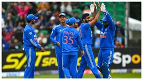 Ind vs Ire: ಮೊದಲ ಪಂದ್ಯದಲ್ಲಿ ಭಾರತ ಭರ್ಜರಿ ಬೌಲಿಂಗ್ ದಾಳಿ: ಸಾಧಾರಣ ಗುರಿ ನೀಡಿದ ಐರ್ಲೆಂಡ್ Ind vs Ire: ಮೊದಲ ಪಂದ್ಯದಲ್ಲಿ ಭಾರತ ಭರ್ಜರಿ ಬೌಲಿಂಗ್ ದಾಳಿ: ಸಾಧಾರಣ ಗುರಿ ನೀಡಿದ ಐರ್ಲೆಂಡ್