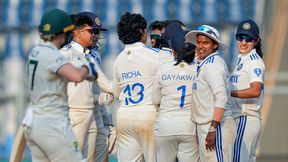 INDW vs AUSW: ರೋಮಾಂಚಕ ಘಟ್ಟದತ್ತ ಟೆಸ್ಟ್, ಗೆಲುವಿನಲ್ಲಿ ಕನಸಿನಲ್ಲಿ ಭಾರತ ತಂಡ INDW vs AUSW: ರೋಮಾಂಚಕ ಘಟ್ಟದತ್ತ ಟೆಸ್ಟ್, ಗೆಲುವಿನಲ್ಲಿ ಕನಸಿನಲ್ಲಿ ಭಾರತ ತಂಡ