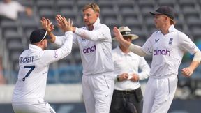 IND vs ENG: ಬರೀ ಬ್ಯಾಟಿಂಗ್ನಲ್ಲಿ ಅಷ್ಟೇ ಅಲ್ಲಾ ಬೌಲಿಂಗ್ನಲ್ಲೂ ಎದುರಾಳಿಗಳ 'ರೂಟ್' ತಪ್ಪಿಸಬಲ್ಲ ಇಂಗ್ಲೆಂಡ್ ಪ್ಲೇಯರ್ IND vs ENG: ಬರೀ ಬ್ಯಾಟಿಂಗ್ನಲ್ಲಿ ಅಷ್ಟೇ ಅಲ್ಲಾ ಬೌಲಿಂಗ್ನಲ್ಲೂ ಎದುರಾಳಿಗಳ 'ರೂಟ್' ತಪ್ಪಿಸಬಲ್ಲ ಇಂಗ್ಲೆಂಡ್ ಪ್ಲೇಯರ್